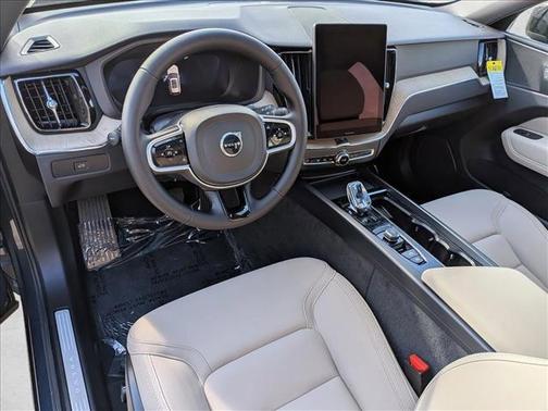 2026 Volvo XC60 B5 Plus