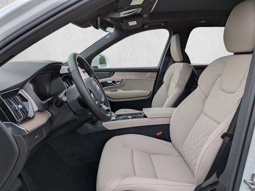 Crystal White Pearl 2026 Volvo XC90 Plus, B6 AWD Gas (mild hybrid), Gasoline, Bright, 7 Seats