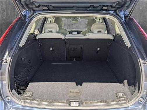 2025 Volvo XC60 Plug-In Hybrid T8 Plus