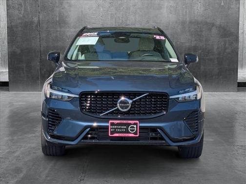 2025 Volvo XC60 Plug-In Hybrid T8 Plus