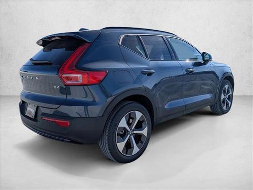2026 Volvo XC40 Plus, B4 FWD Gas (mild hybrid), Dark