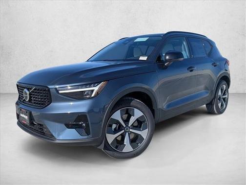 2026 Volvo XC40 Plus, B4 FWD Gas (mild hybrid), Dark