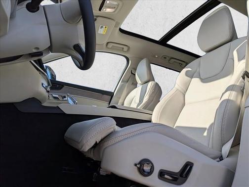Onyx Black Metallic 2026 Volvo XC90 Plug-In Hybrid Ultra, T8 AWD, Electric/Gasoline, Bright, 7 Seats