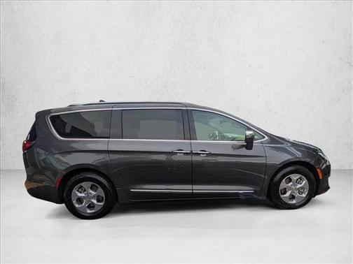 2018 Chrysler Pacifica Hybrid Limited