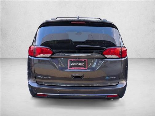 2018 Chrysler Pacifica Hybrid Limited