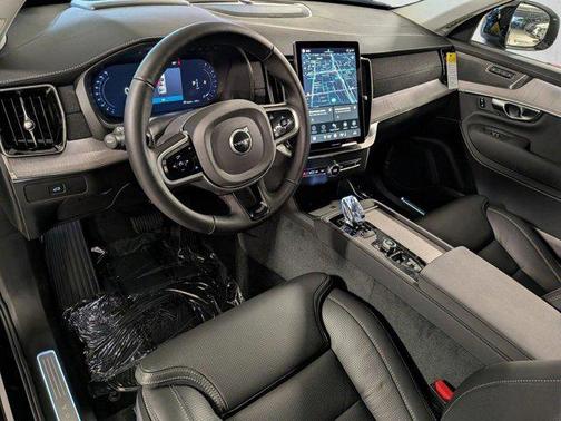 Onyx Black Metallic 2026 Volvo XC90 B6 Ultra Dark Theme 7-Seater