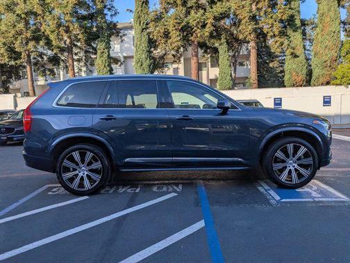 2023 Volvo XC90 Recharge Plug-In Hybrid T8 Plus Bright Theme 7-Seater