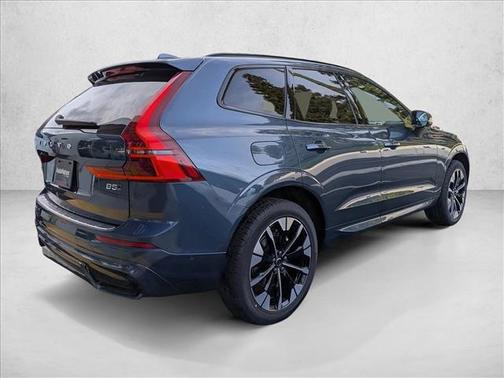2026 Volvo XC60 B5 Plus
