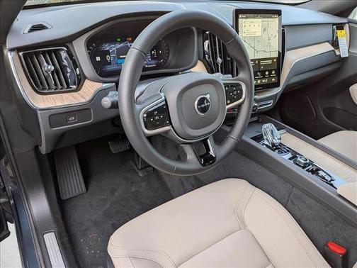 2026 Volvo XC60 B5 Plus