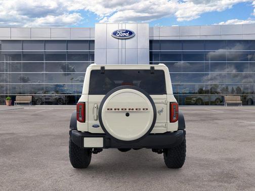Wimbledon White 2026 Ford Bronco Outer Banks