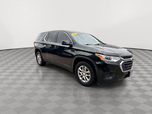 Mosaic Black Metallic 2021 Chevrolet Traverse LS