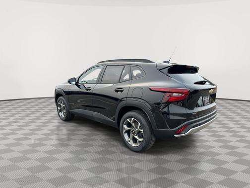 Mosaic Black Metallic 2026 Chevrolet Trax LT