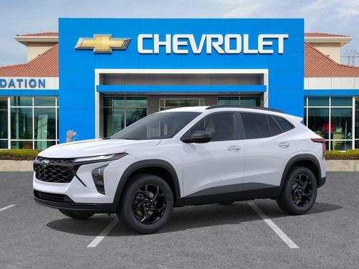 Summit White 2026 Chevrolet Trax LT