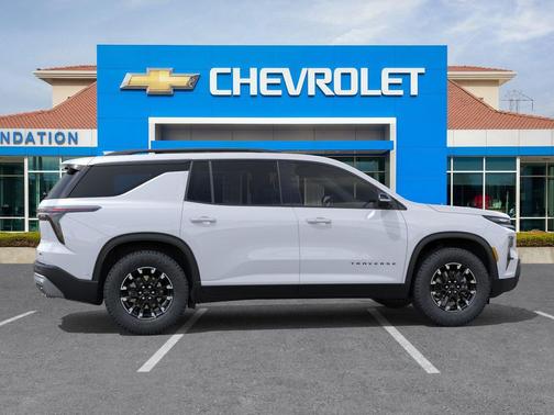 Polar White Tricoat 2026 Chevrolet Traverse AWD Z71