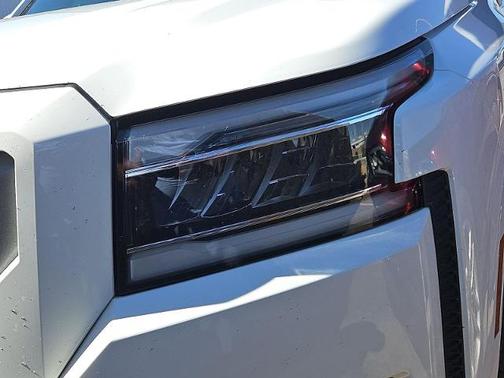 2024 Nissan Frontier SL