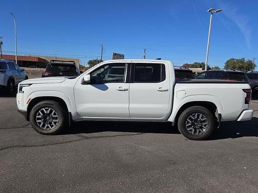 2024 Nissan Frontier SL