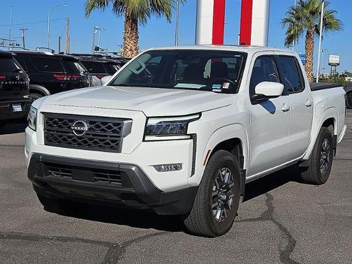 2024 Nissan Frontier SL