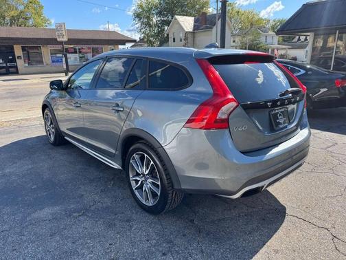 2016 Volvo V60 Cross Country T5