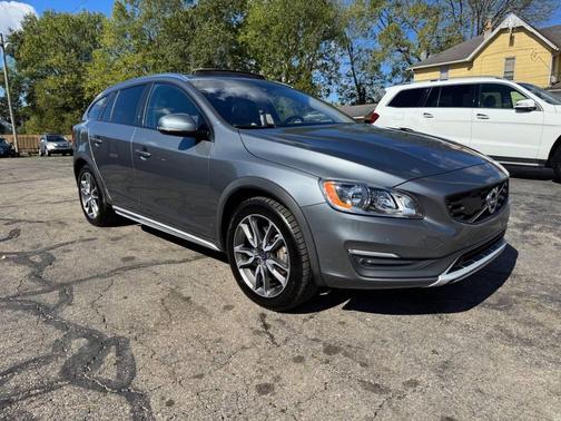 2016 Volvo V60 Cross Country T5