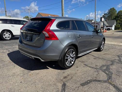 2016 Volvo V60 Cross Country T5