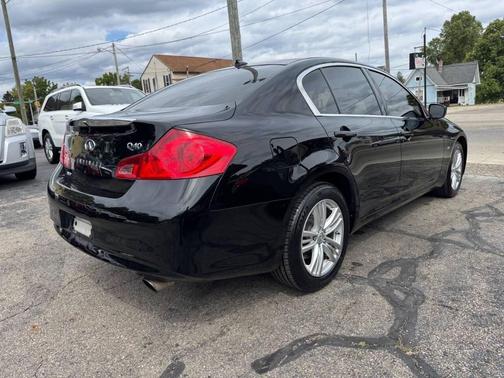 2015 INFINITI Q40 Base