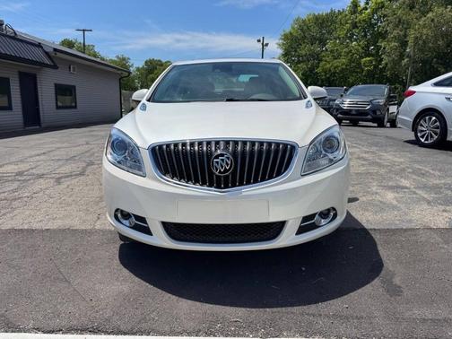 White Diamond Tricoat 2014 Buick Verano Leather Group