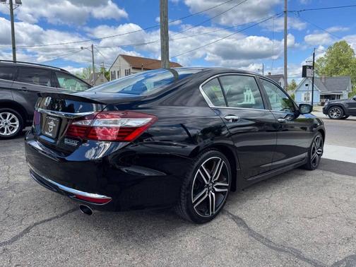 Crystal Black Pearl 2017 Honda Accord Sport SE