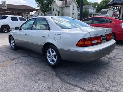 1999 Lexus ES 300 Base