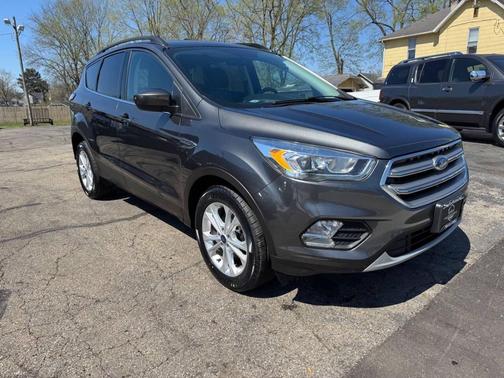 Magnetic 2017 Ford Escape SE