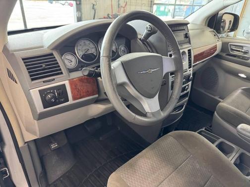 2009 Chrysler Town & Country Touring