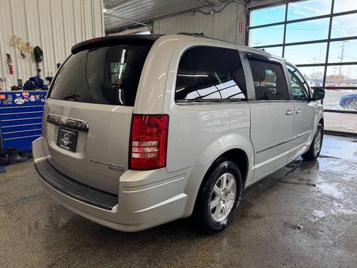 2009 Chrysler Town & Country Touring