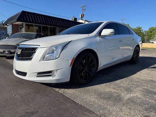 Crystal White Tricoat 2016 Cadillac XTS Luxury