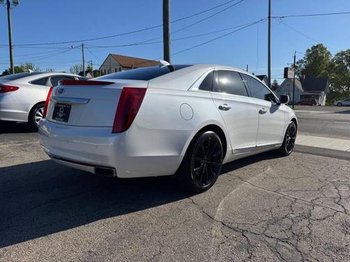Crystal White Tricoat 2016 Cadillac XTS Luxury