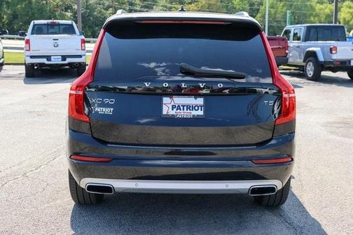 2021 Volvo XC90 T5 Momentum 7 Passenger