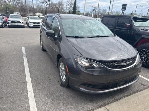 2021 Chrysler Voyager LXI