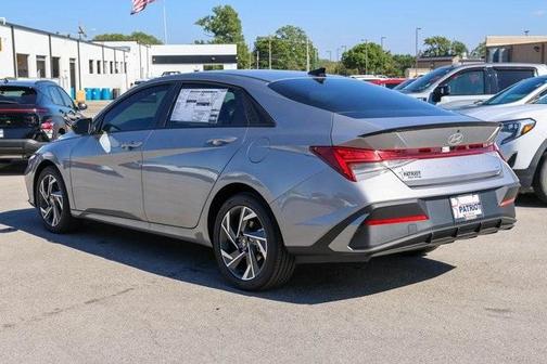 2025 Hyundai ELANTRA HEV SEL Sport