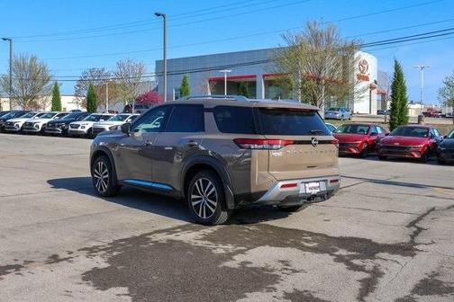 2024 Nissan Pathfinder Platinum
