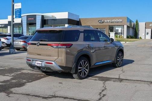2024 Nissan Pathfinder Platinum