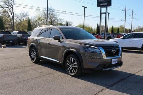 2024 Nissan Pathfinder Platinum