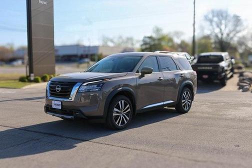 2024 Nissan Pathfinder Platinum