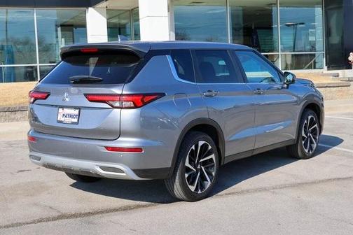 2022 Mitsubishi Outlander SE