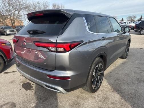2022 Mitsubishi Outlander SE
