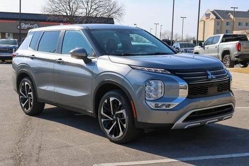 2022 Mitsubishi Outlander SE