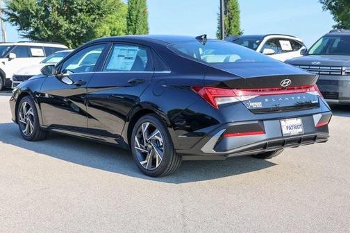 2025 Hyundai ELANTRA Limited