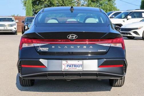 2025 Hyundai ELANTRA Limited