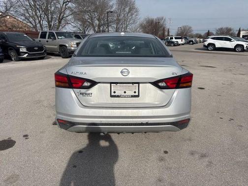 Brilliant Silver Metallic 2022 Nissan Altima 2.5 SV
