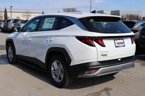 White Pearl 2026 Hyundai TUCSON SE