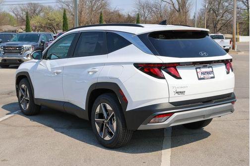 White Pearl 2026 Hyundai TUCSON SEL