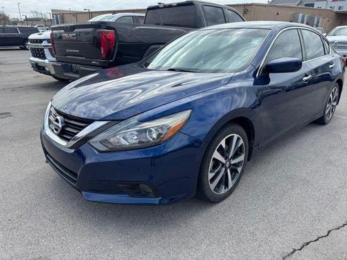 Gray 2017 Nissan Altima 2.5 SR