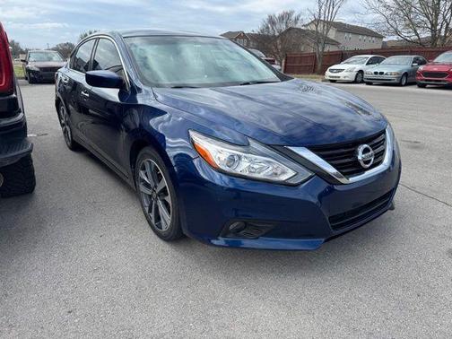 Gray 2017 Nissan Altima 2.5 SR